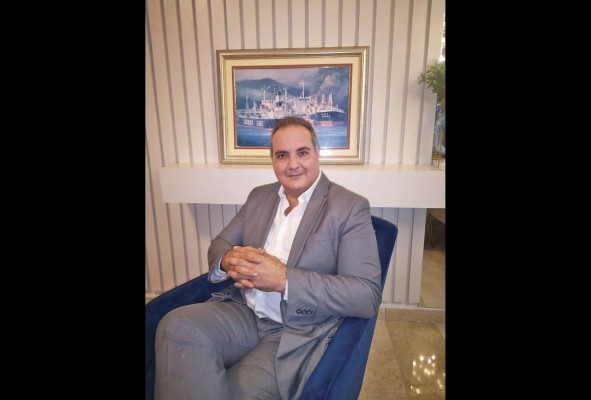 José Digerónimo cuenta con 30 años de experiencia en la industria marítima auxiliar. José Digerónimo cuenta con 30 años de experiencia en la industria marítima auxiliar.