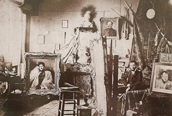 Taller de Roberto Lewis, año 1905. Taller de Roberto Lewis, año 1905.