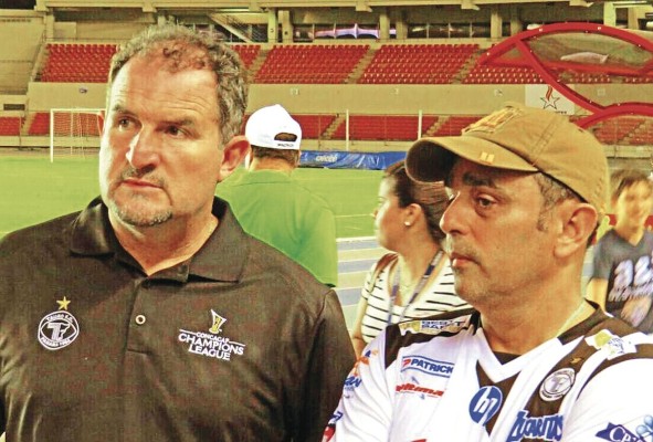 Vargas junto a Carlos 'Chicho' Martans, destacado dirigente taurino Vargas junto a Carlos 'Chicho' Martans, destacado dirigente taurino
