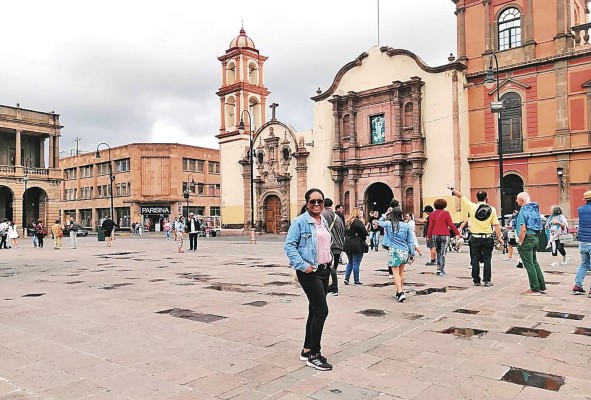 Las plazas son serenas y también testigos de que la modernidad puede combinarse con la tranquilidad. Las plazas son serenas y también testigos de que la modernidad puede combinarse con la tranquilidad.
