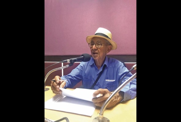 La pandemia del SARS-CoV-2 le ha dado una tregua a Demetrio en cuanto a su participación en programas radiales, donde daba a conocer su opinión sobre el acontecer nacional y deportivo. La pandemia del SARS-CoV-2 le ha dado una tregua a Demetrio en cuanto a su participación en programas radiales, donde daba a conocer su opinión sobre el acontecer nacional y deportivo.