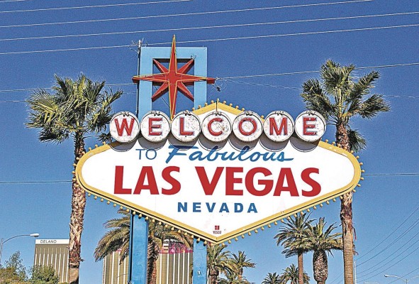 El año pasado, el sector de viajes y turismo de Las Vegas tuvo un valor de casi $23 mil millones y se prevé que crezca a más de $36 mil millones para 2032. El año pasado, el sector de viajes y turismo de Las Vegas tuvo un valor de casi $23 mil millones y se prevé que crezca a más de $36 mil millones para 2032.
