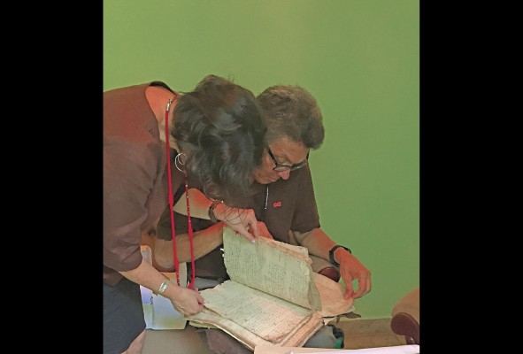 La lectura de antiguos documentos ofrece nuevas perspectivas La lectura de antiguos documentos ofrece nuevas perspectivas
