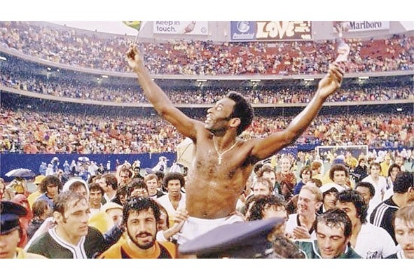 El 21 de junio de 1970, en el estadio Azteca, Brasil se coronó tricampeón mundial. El 21 de junio de 1970, en el estadio Azteca, Brasil se coronó tricampeón mundial.