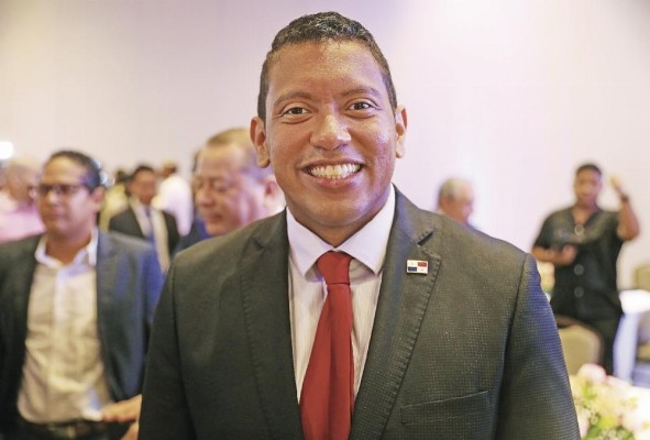 Luis Oliva, administrador general de la AIG Luis Oliva, administrador general de la AIG