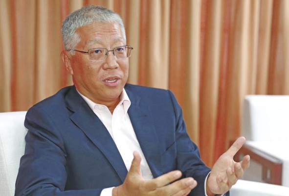 El embajador de China en Panamá, Wei Giang negó la existencia de un conflicto de poder entre su país y Estados Unidos. El embajador de China en Panamá, Wei Giang negó la existencia de un conflicto de poder entre su país y Estados Unidos.