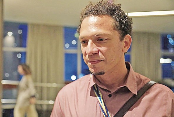 Rolando A. Gittens, investigador del Indicasat Rolando A. Gittens, investigador del Indicasat