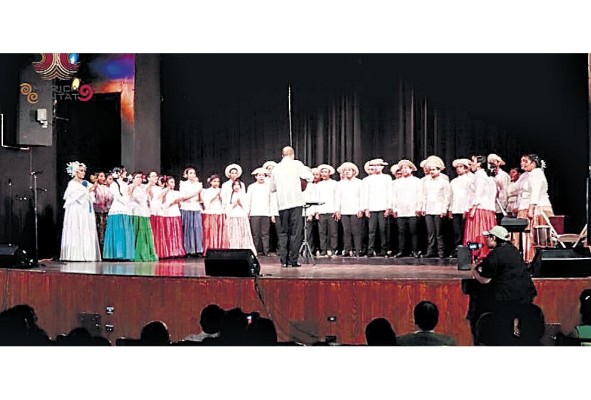 Coro Juvenil Nacional, dirigido por el maestro Germán Pinzón Coro Juvenil Nacional, dirigido por el maestro Germán Pinzón