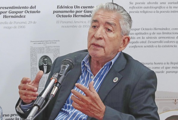 Hermes Sucre, periodista y docente universitario Hermes Sucre, periodista y docente universitario
