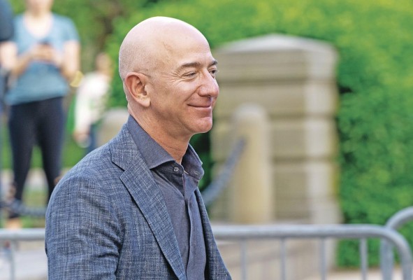 Jeff Bezos, fundador de Amazon. Jeff Bezos, fundador de Amazon.