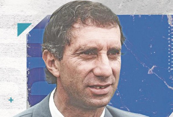 Engin Mitre,el exfutbolista médico en la primera barrera contra el rival invisible Engin Mitre,el exfutbolista médico en la primera barrera contra el rival invisible
