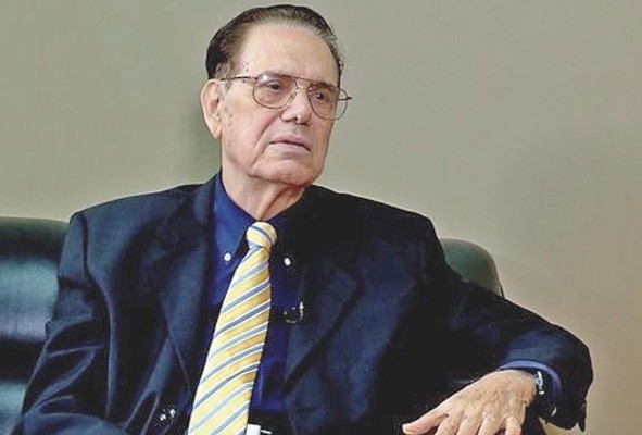 Eduardo Molino Mola considera que el poder de la figura del presidente es demasiado grande. Eduardo Molino Mola considera que el poder de la figura del presidente es demasiado grande.