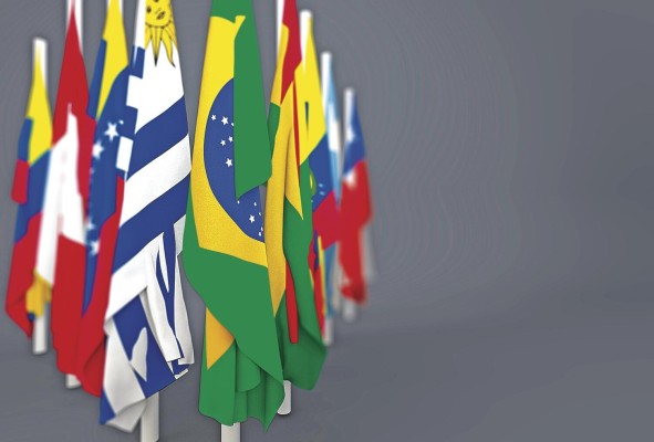La Celac tiene espacio como foro de encuentro y de discusión para la coordinación de algunas políticas. Los países miembros son 33: Antigua y Barbuda, Argentina, Bahamas, Barbados, Belice, Bolivia, Brasil, Colombia, Costa Rica, Cuba, Chile, Dominica, Ecuador, El Salvador, Venezuela, Guatemala, Panamá, entre otros. La Celac tiene espacio como foro de encuentro y de discusión para la coordinación de algunas políticas. Los países miembros son 33: Antigua y Barbuda, Argentina, Bahamas, Barbados, Belice, Bolivia, Brasil, Colombia, Costa Rica, Cuba, Chile, Dominica, Ecuador, El Salvador, Venezuela, Guatemala, Panamá, entre otros.