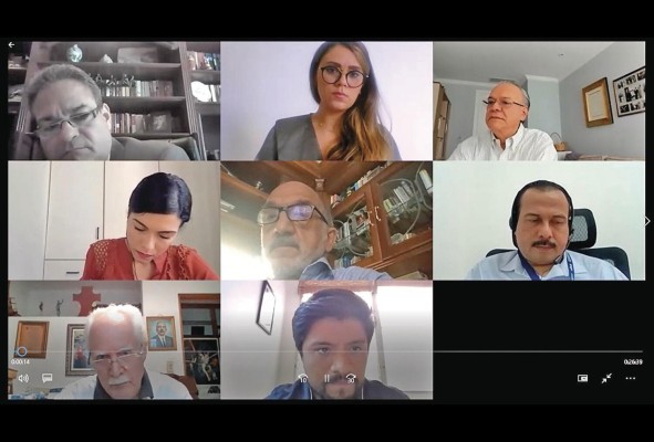 El grupo de expertos, durante el conversatorio con 'La Decana'. El grupo de expertos, durante el conversatorio con 'La Decana'.