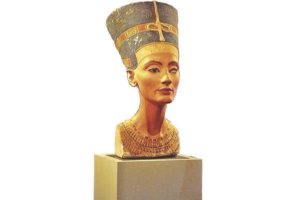 Nefertiti, esposa del faraón Akenatón. Nefertiti, esposa del faraón Akenatón.