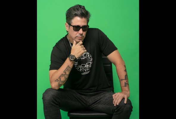 Emilio Regueira, cantautor y vocalista de Los Rabanes. Emilio Regueira, cantautor y vocalista de Los Rabanes.