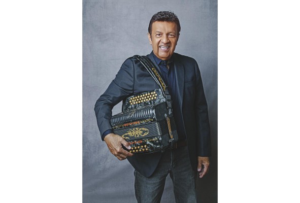 El reconocido artista panameño Osvaldo Ayala El reconocido artista panameño Osvaldo Ayala