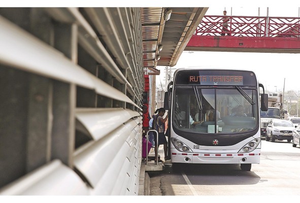 El proyecto piloto busca mostrar una estrategia para hacer más seguras las paradas del metrobús y evitar contagios de covid-19. El proyecto piloto busca mostrar una estrategia para hacer más seguras las paradas del metrobús y evitar contagios de covid-19.