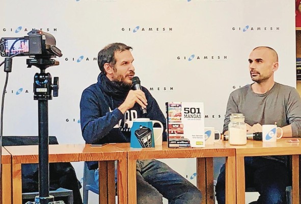Marc Bernabé y Oriol Estrada durante la presentación del libro '501 mangas que leer en español' Marc Bernabé y Oriol Estrada durante la presentación del libro '501 mangas que leer en español'