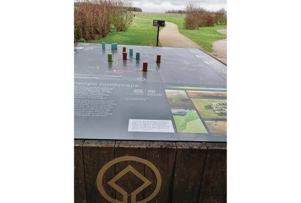 Stonehenge, el cementerio neolítico más grande de las islas británicas Stonehenge, el cementerio neolítico más grande de las islas británicas