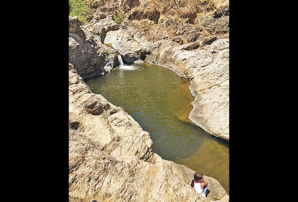 El río Aguas Blancas cuenta con varias pozas para sumergirse. El río Aguas Blancas cuenta con varias pozas para sumergirse.