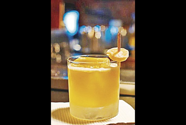 El 'penicillin', un clásico moderno que surgió de la mente de Sam Ross en 2005. El 'penicillin', un clásico moderno que surgió de la mente de Sam Ross en 2005.