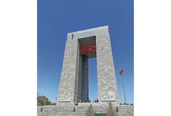 Monumento del 18 de marzo de 1915. Monumento del 18 de marzo de 1915.