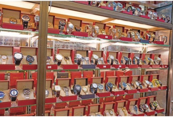 Los relojes son los más imitados en la industria. Los relojes son los más imitados en la industria.