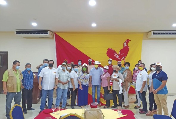 Miembros de bases del Molirena se reunieron con el diputado y secretario general del partido, Tito Rodríguez Miembros de bases del Molirena se reunieron con el diputado y secretario general del partido, Tito Rodríguez