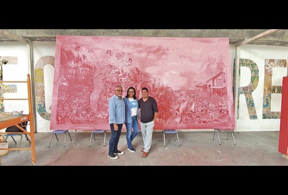 El artista plástico Orlando Acosta, junto a la cineasta Delfina Vidal y el maestro Aristides Ureña Ramos, frente a la obra de Ureña. El artista plástico Orlando Acosta, junto a la cineasta Delfina Vidal y el maestro Aristides Ureña Ramos, frente a la obra de Ureña.