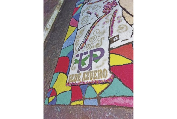 El dibujo seleccionado y la sal fue teñida por personal de la Universidad Tecnológica. El dibujo seleccionado y la sal fue teñida por personal de la Universidad Tecnológica.