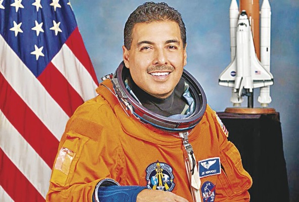 José Hernández Moreno nació en French Camp, California José Hernández Moreno nació en French Camp, California