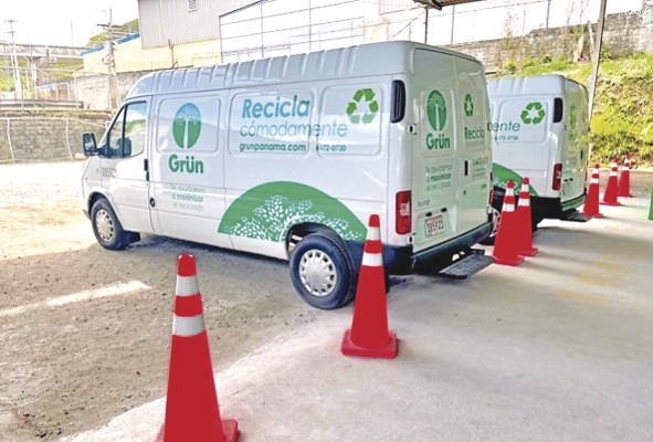 Todos los materiales son separados en el 'hub' de Grün para luego ser retirados por distintas empresas para su exportación. Todos los materiales son separados en el 'hub' de Grün para luego ser retirados por distintas empresas para su exportación.