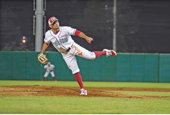 El lanzador Andy Otero ha representado a Panamá en Estados Unidos por más de 6 años y actualmente representa a Chiriquí en la Liga Mayor. El lanzador Andy Otero ha representado a Panamá en Estados Unidos por más de 6 años y actualmente representa a Chiriquí en la Liga Mayor.