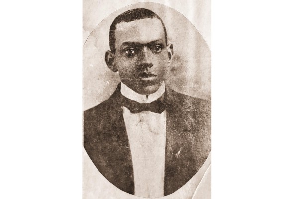 El poeta y periodista Gaspar Octavio Hernández El poeta y periodista Gaspar Octavio Hernández