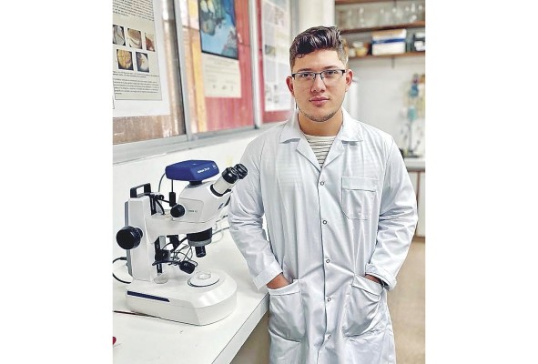Ramy Jhasser Martínez es becario de la convocatoria de nuevos investigadores de Senacyt. Ramy Jhasser Martínez es becario de la convocatoria de nuevos investigadores de Senacyt.