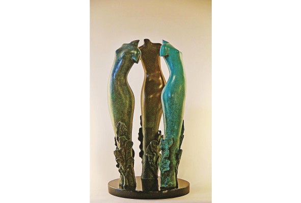 La escultura de Pino se caracteriza por su emoción y movimiento. La escultura de Pino se caracteriza por su emoción y movimiento.