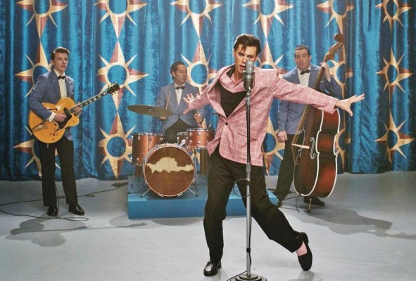 Uno de los favoritos, Austin Butler, recibió su primer premio por su interpretación de Elvis Presley. Uno de los favoritos, Austin Butler, recibió su primer premio por su interpretación de Elvis Presley.