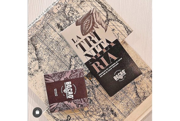 Casa Bocao compra más de una tonelada de cacao panameño a cacaocultores en Bocas del Toro para su producción anual. Casa Bocao compra más de una tonelada de cacao panameño a cacaocultores en Bocas del Toro para su producción anual.