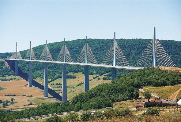 Algunos de los sitios que se podrán apreciar son: el viaducto de Millau, la villa Cavrois, el castillo de Amboise, el Valle del Loira, el castillo de Thoiry, el palacio de los Papas, el castillo real de Blois y la ciudadela de Besançon. Algunos de los sitios que se podrán apreciar son: el viaducto de Millau, la villa Cavrois, el castillo de Amboise, el Valle del Loira, el castillo de Thoiry, el palacio de los Papas, el castillo real de Blois y la ciudadela de Besançon.
