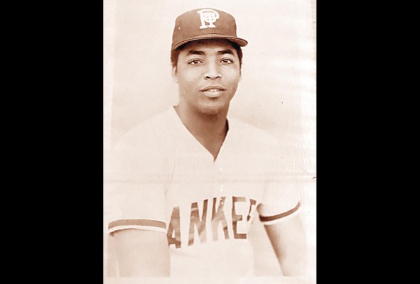 El colonense Luis Ortiz fue uno de los primeros en batear dos jonrones en un mismo partido, hecho acontecido en 1976. El colonense Luis Ortiz fue uno de los primeros en batear dos jonrones en un mismo partido, hecho acontecido en 1976.