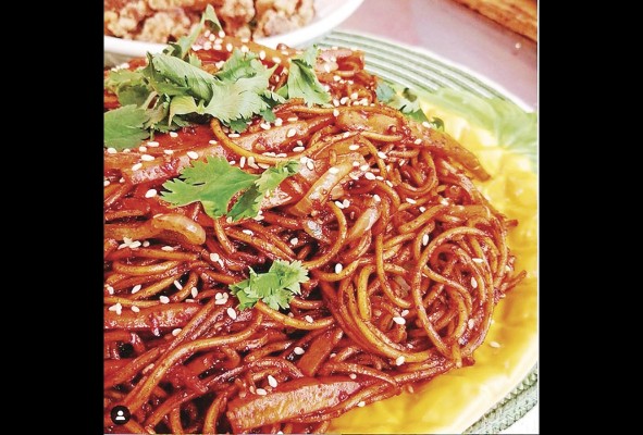 Fideos con mantequilla de maní o fideos tailandeses Fideos con mantequilla de maní o fideos tailandeses