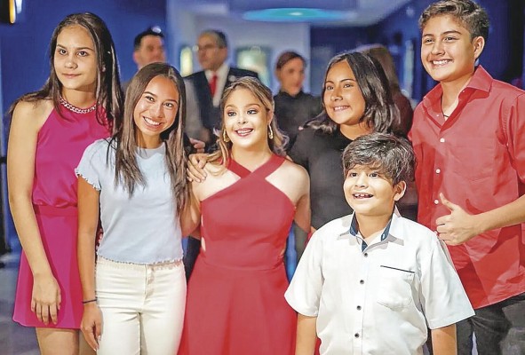 El documental se estrenó este 21 de marzo, en el Sistema Estatal de Radio y Televisión (Sertv). El documental se estrenó este 21 de marzo, en el Sistema Estatal de Radio y Televisión (Sertv).