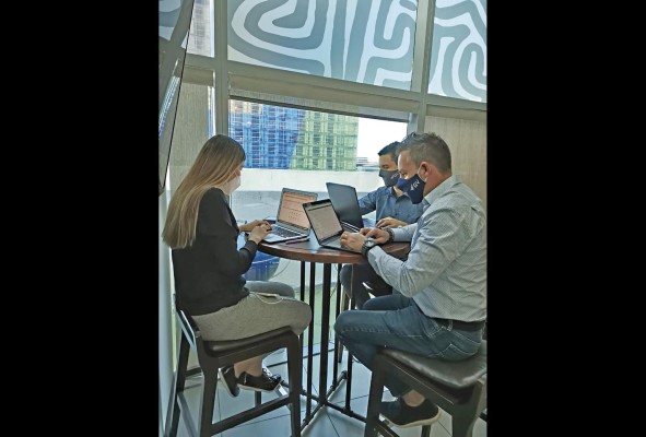 Tanto empresas como trabajadores independientes pueden acceder a panamacoworking.com para conocer los planes de pago. Tanto empresas como trabajadores independientes pueden acceder a panamacoworking.com para conocer los planes de pago.