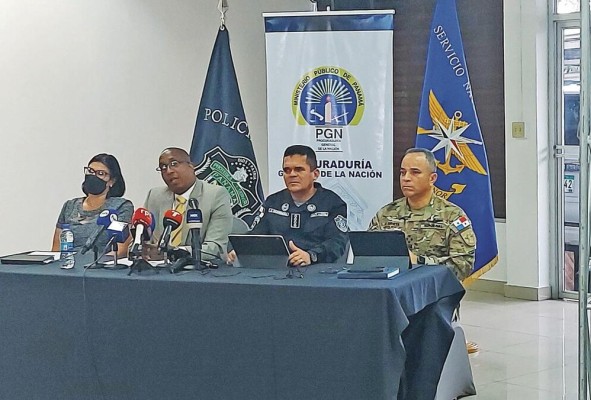 Las autoridades ofrecieron una conferencia de prensa para dar detalles de la operación que se realizó en tres provincias. Las autoridades ofrecieron una conferencia de prensa para dar detalles de la operación que se realizó en tres provincias.