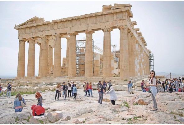 Imagen de archivo del Partenón en la Acrópolis de Atenas (Grecia). Imagen de archivo del Partenón en la Acrópolis de Atenas (Grecia).