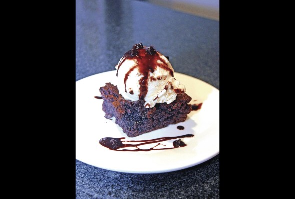 Brownie con helado Brownie con helado