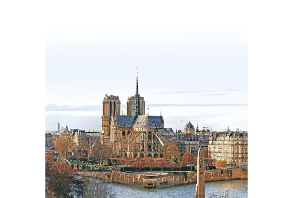 Notre Dame. La reparación de esta catedral todavía no ha comenzado. Notre Dame. La reparación de esta catedral todavía no ha comenzado.