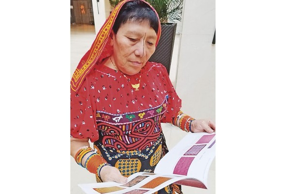 Briseida Iglesias, líder guna y estudiosa de su cultura y sus raíces. Briseida Iglesias, líder guna y estudiosa de su cultura y sus raíces.