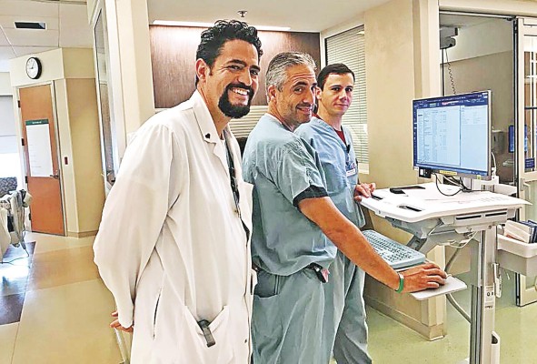 Moreno se graduó en la Facultad de Medicina de la Universidad de Panamá en el año 2003. Moreno se graduó en la Facultad de Medicina de la Universidad de Panamá en el año 2003.